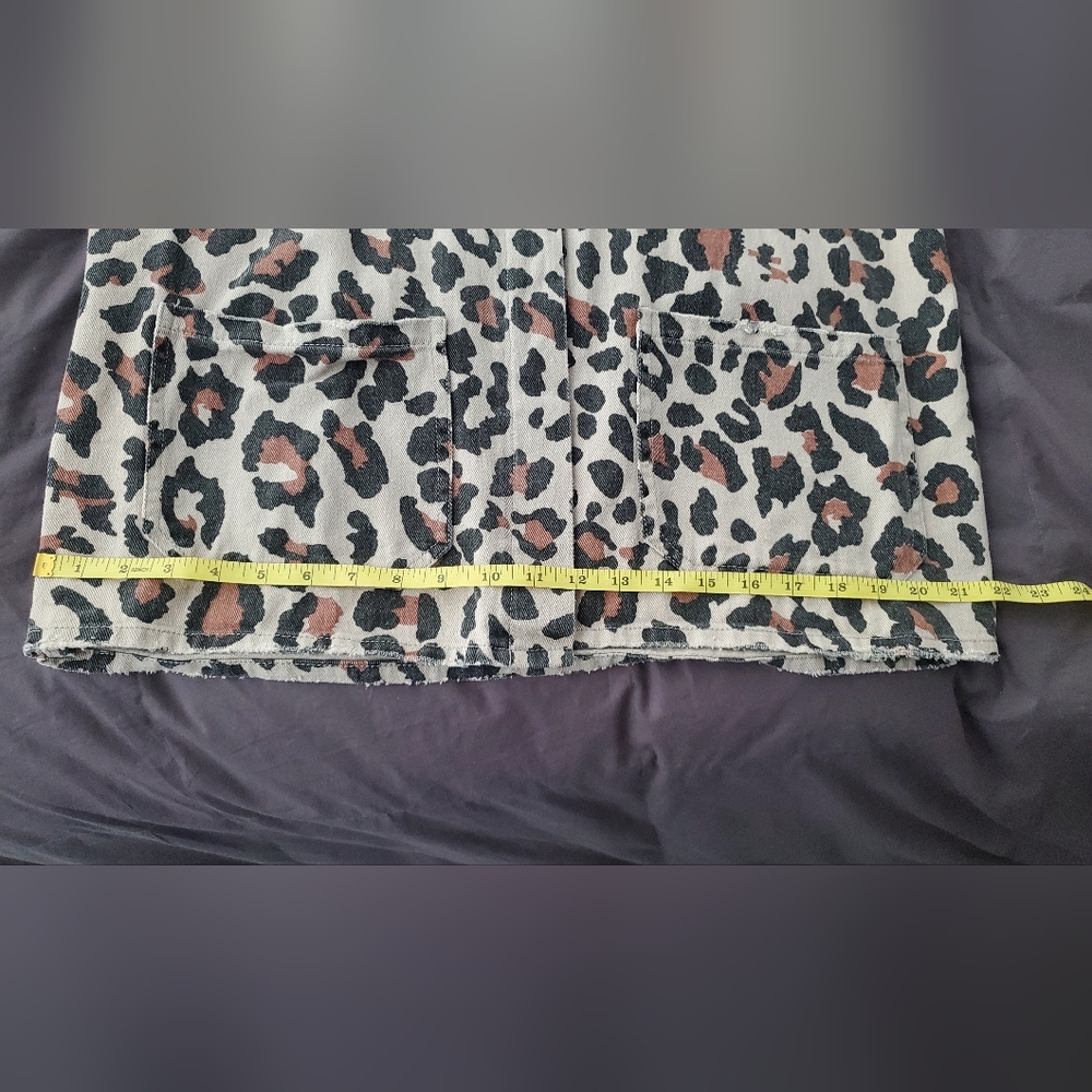 Leopard Vest size L - Picture 2 of 7